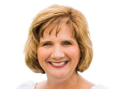 Candy Noble Defeats Ray Ash