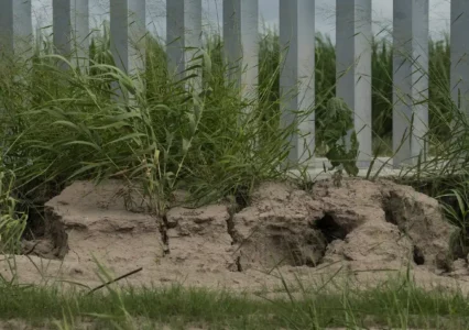 Justice Department tried to hide report warning that private border wall in Texas could collapse