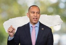 Jeffries Slams Texas GOP Redistricting Plan, Calls It a Power Grab