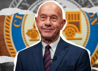 Houston Latinos Show Broad Support for Mayor Whitmire Amid Party Tensions